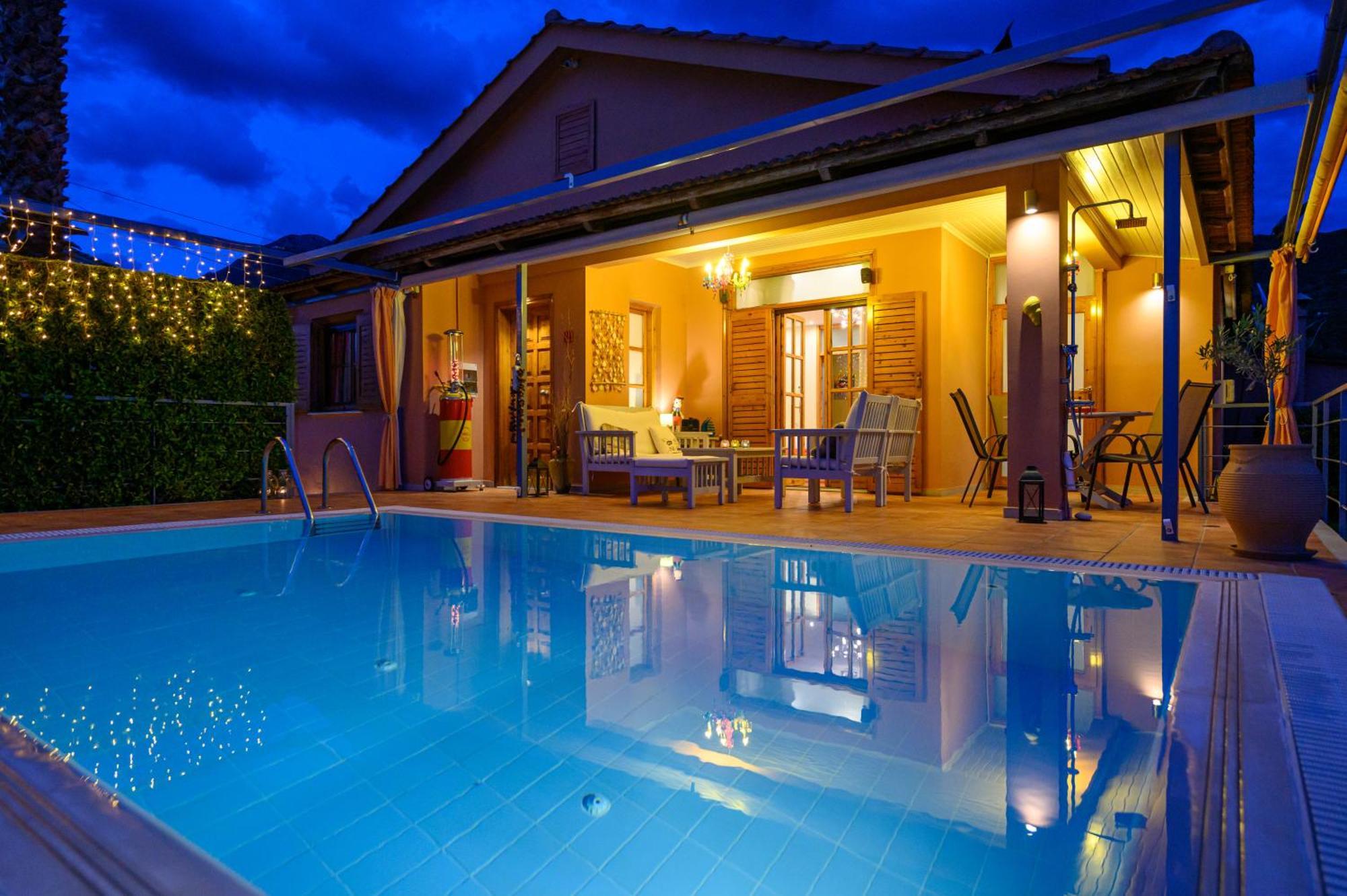 Cozy Small Smart Villa With Private Pool Mikri Mantineia Kalamáta Buitenkant foto